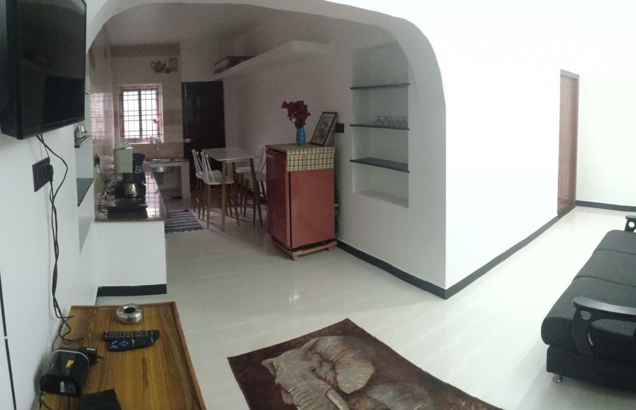 Pear Tree Inn Villa Kotagiri Luaran gambar